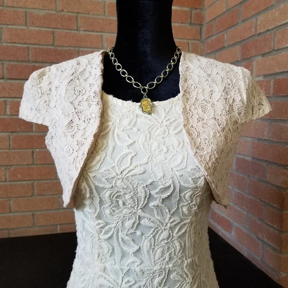 YA LOS ANGELES Super cute lace overlay dress! Size S - Picture 6 of 8